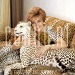 28-03-2002 Juliette Vossen in Maastricht

[keywords]Eyecontact, Location, Smiling, Posed, Half Length[/keywords]